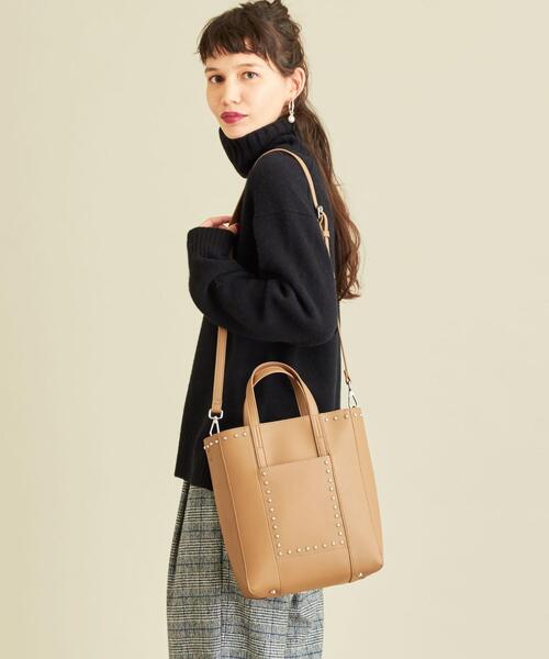 BEAUTY&YOUTH UNITED ARROWS（ビューティーアンドユースユナイテッドアローズ）の「BY ソフトフェイクレザースタッズショルダーバッグ -2WAY- ο（ショルダーバッグ・レディース・モカ/ブラック/オフホワイト・FREE）」の8枚目の写真