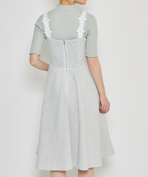 tocco closet(トッコ クローゼット)の「フラワーモチーフ付きツイードワンピース(ワンピース・レディース・ベージュ/サックスブルー・M)」の7枚目の写真