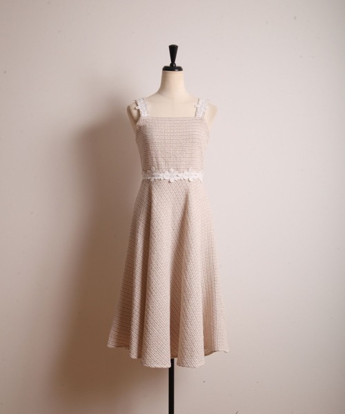tocco closet(トッコ クローゼット)の「フラワーモチーフ付きツイードワンピース(ワンピース・レディース・ベージュ/サックスブルー・M)」の8枚目の写真