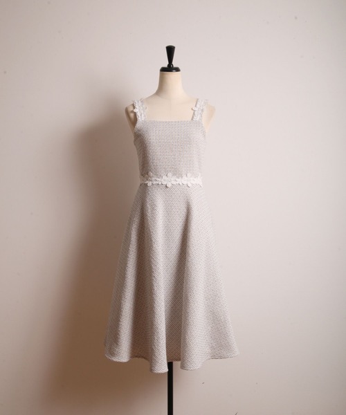 tocco closet(トッコ クローゼット)の「フラワーモチーフ付きツイードワンピース(ワンピース・レディース・ベージュ/サックスブルー・M)」の9枚目の写真