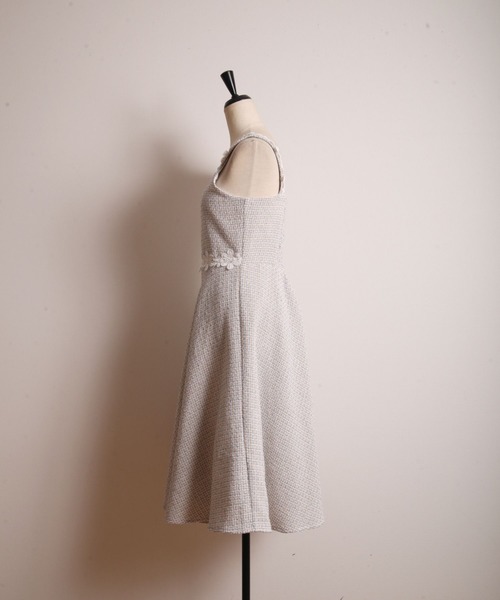 tocco closet(トッコ クローゼット)の「フラワーモチーフ付きツイードワンピース(ワンピース・レディース・ベージュ/サックスブルー・M)」の10枚目の写真