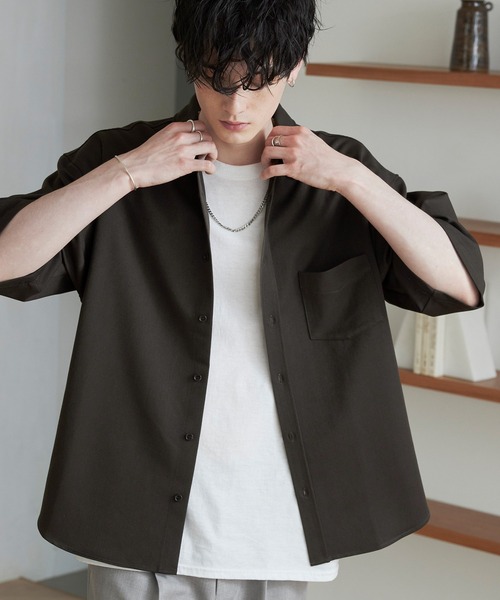 MONO-MART（モノマート）の「オーバーサイズTRストレッチレギュラーカラーシャツ 半袖（シャツ/ブラウス・メンズ・ライトグレー/ブラウン/インディゴブルー/ブルー系その他/ベージュ系その他3/オフホワイト/グレー系その他/ストライプ/ベージュ系その他4/ブラック/オリーブ/ベージュ系その他/グレー系その他2/ブルー系その他2/ネイビー/サックスブルー/グリーン系その他/ベージュ系その他2/ブラック系その他/ベージュ系その他5/グリーン系その他2/スモークピンク/ライラック/グリーン/ブルー系その他3/ラベンダー/グレイッシュブルー/ピンク系その他/グリーン系その他3/サックスブルー系/グレー系3/ブラウン系その他/グレー系2/バーガンディー/ライトブルーグレー/グレー系1/ベージュ/ブラック系/チャコールグレー/ベージュ系1/アイボリー系/ブルー系1/グレー系4/ブラック系1/ブルーグリーン/カーキ・L/M/XL/S）」の12枚目の写真