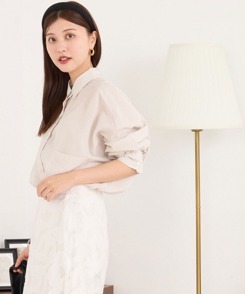 OMNES（オムネス）の「ニュアンスカラーシアー ビッグシルエットシャツ（シャツ/ブラウス・レディース・アイボリー/ラベンダー・FREE）」の4枚目の写真