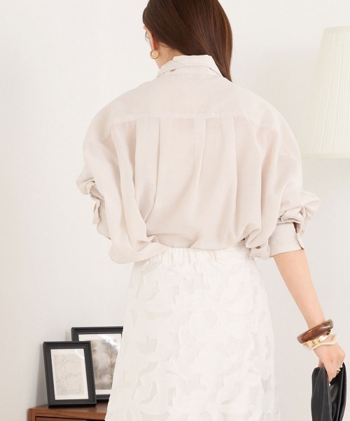 OMNES（オムネス）の「ニュアンスカラーシアー ビッグシルエットシャツ（シャツ/ブラウス・レディース・アイボリー/ラベンダー・FREE）」の5枚目の写真