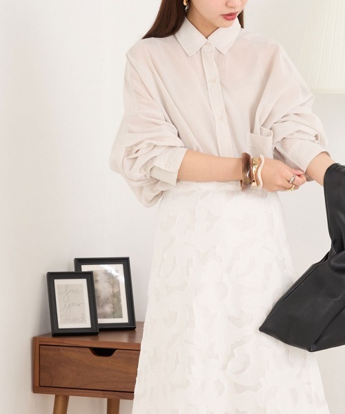 OMNES（オムネス）の「ニュアンスカラーシアー ビッグシルエットシャツ（シャツ/ブラウス・レディース・アイボリー/ラベンダー・FREE）」の8枚目の写真