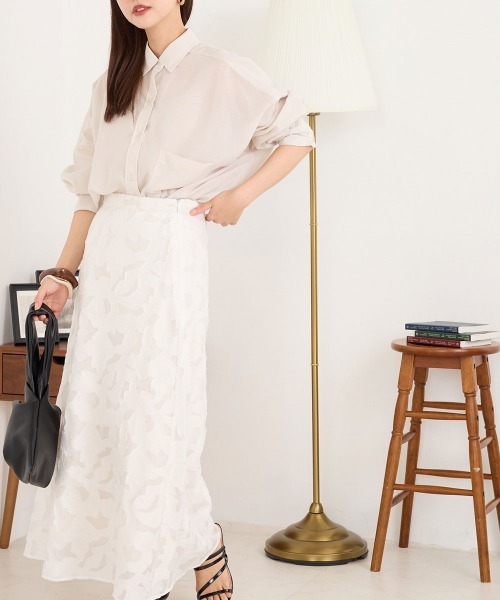 OMNES（オムネス）の「ニュアンスカラーシアー ビッグシルエットシャツ（シャツ/ブラウス・レディース・アイボリー/ラベンダー・FREE）」の9枚目の写真