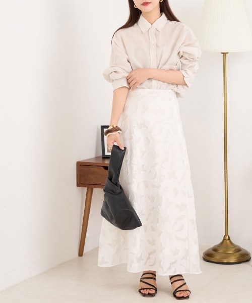 OMNES（オムネス）の「ニュアンスカラーシアー ビッグシルエットシャツ（シャツ/ブラウス・レディース・アイボリー/ラベンダー・FREE）」の10枚目の写真