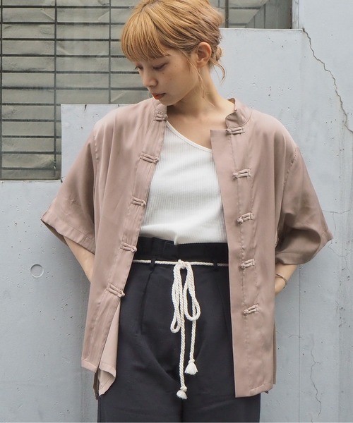 tiptop（ティップトップ）の「2020SS　サテンBIGチャイナシャツ（シャツ/ブラウス・レディース・オフホワイト/モカ/ブラック/ベージュ・FREE）」の3枚目の写真