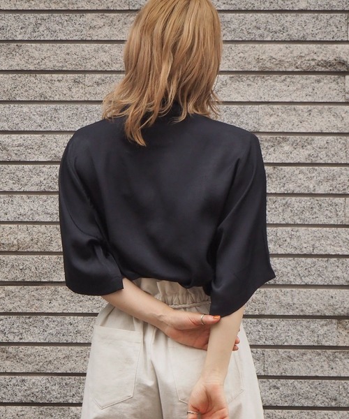 tiptop（ティップトップ）の「2020SS　サテンBIGチャイナシャツ（シャツ/ブラウス・レディース・オフホワイト/モカ/ブラック/ベージュ・FREE）」の11枚目の写真