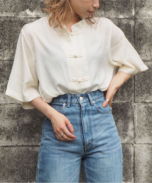 tiptop（ティップトップ）の「2020SS　サテンBIGチャイナシャツ（シャツ/ブラウス・レディース・オフホワイト/モカ/ブラック/ベージュ・FREE）」の6枚目の写真