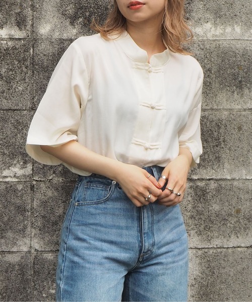 tiptop（ティップトップ）の「2020SS　サテンBIGチャイナシャツ（シャツ/ブラウス・レディース・オフホワイト/モカ/ブラック/ベージュ・FREE）」の5枚目の写真