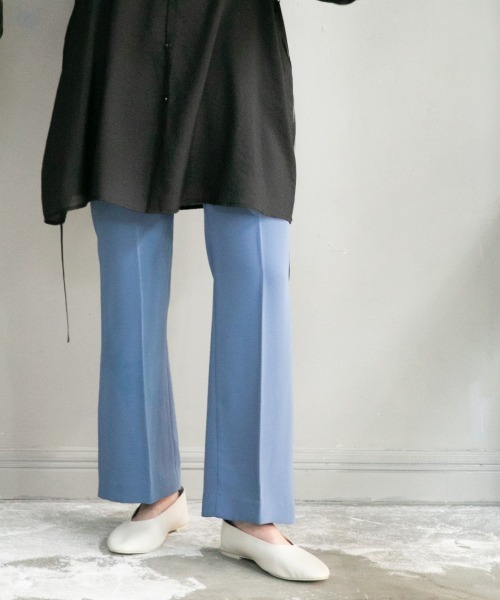 LOWRYS FARM(ローリーズファーム)の「カラーフレアパンツ 892044(その他パンツ・レディース・チャコールグレー/レッド/イエロー/ブルー/アイボリー/ベージュ/ライトブルー/グリーン/ブルー系その他/ブラック・MEDIUM/LARGE/SMALL)」の8枚目の写真