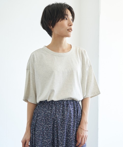 AMERICAN HOLIC(アメリカンホリック)の「ゆる半袖カットプルオーバー *(Tシャツ/カットソー・レディース・ブラック/パープル/グレー/カーキ/ホワイト系その他/グレー系その他2/テラコッタ・M/L)」の2枚目の写真