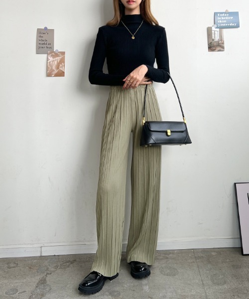 Futier land(フューティアランド)の「好みの長さにセルフカット調整できる♪ランダムプリーツロングパンツ(その他パンツ・レディース・ブラック/テラコッタ/モカ/ライトベージュ/ピンク/ベージュ/ライトカーキ/グリーン/ライトイエロー/ミント/ライトグリーン/チャコールグレー・FREE)」の22枚目の写真