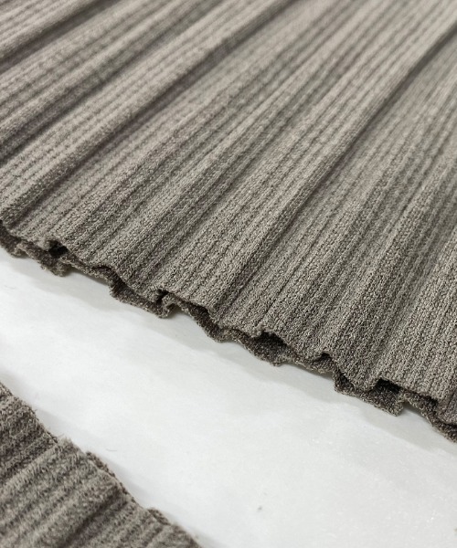 Futier land(フューティアランド)の「好みの長さにセルフカット調整できる♪ランダムプリーツロングパンツ(その他パンツ・レディース・ブラック/テラコッタ/モカ/ライトベージュ/ピンク/ベージュ/ライトカーキ/グリーン/ライトイエロー/ミント/ライトグリーン/チャコールグレー・FREE)」の13枚目の写真