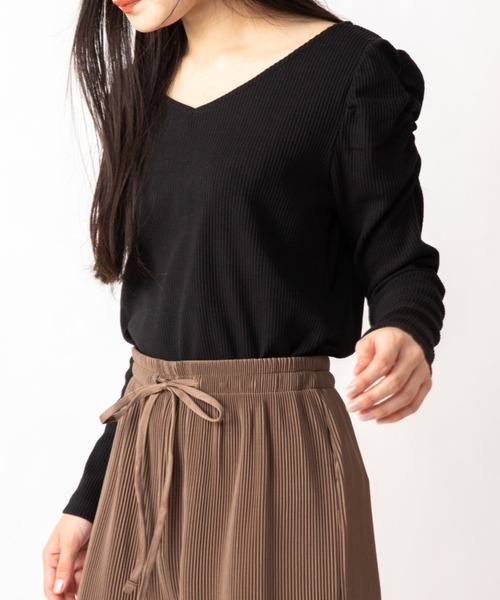 Mysa&Liina(ミーサリーナ)の「パワショルリブトップス(Tシャツ/カットソー・レディース・ブラック/オフホワイト/グレイッシュベージュ/テラコッタ・M)」の3枚目の写真