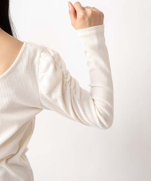 Mysa&Liina(ミーサリーナ)の「パワショルリブトップス(Tシャツ/カットソー・レディース・ブラック/オフホワイト/グレイッシュベージュ/テラコッタ・M)」の16枚目の写真