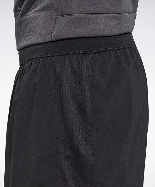 Reebok(リーボック)の「ラン エッセンシャルズ 5インチ ショーツ / Run Essentials 5-Inch Shorts(その他パンツ・メンズ・ネイビー/ブラック・LARGE/MEDIUM/SMALL/X-LARGE/XX-LARGE/XXX-LARGE/X-SMALL)」の4枚目の写真