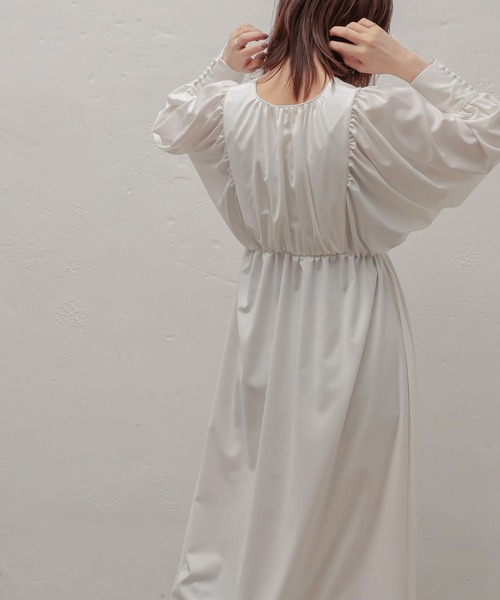 natural couture（ナチュラルクチュール）の「【大人ナチュ】前後2WAYボリュームスリーブワンピース（ワンピース・レディース・ベージュ/ブラウン/オフホワイト・FREE）」の5枚目の写真