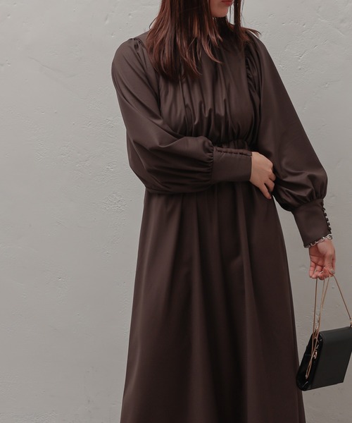 natural couture（ナチュラルクチュール）の「【大人ナチュ】前後2WAYボリュームスリーブワンピース（ワンピース・レディース・ベージュ/ブラウン/オフホワイト・FREE）」の8枚目の写真