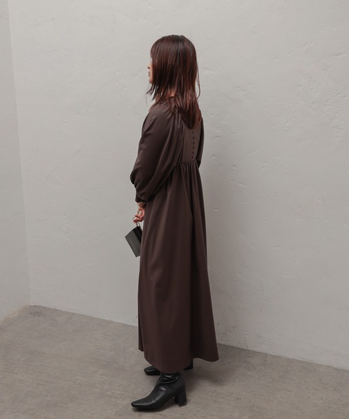 natural couture（ナチュラルクチュール）の「【大人ナチュ】前後2WAYボリュームスリーブワンピース（ワンピース・レディース・ベージュ/ブラウン/オフホワイト・FREE）」の9枚目の写真