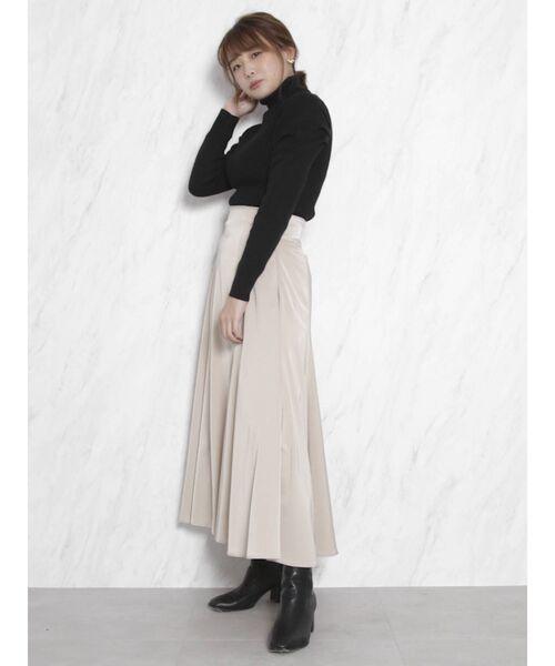 dazzlin（ダズリン）の「フロントタックタートルミットトップス（ニット/セーター・レディース・ブラック/ベージュ/ブラウン/グレー・FREE）」の7枚目の写真