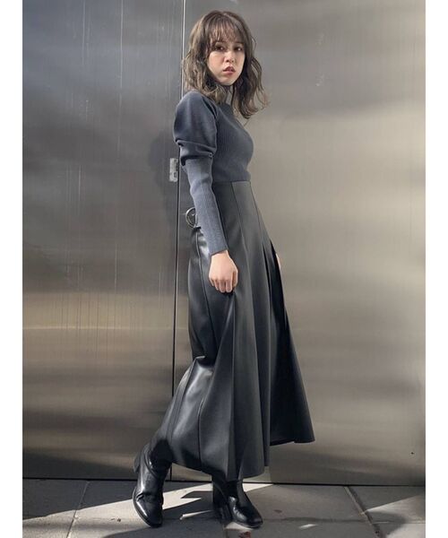 dazzlin（ダズリン）の「フロントタックタートルミットトップス（ニット/セーター・レディース・ブラック/ベージュ/ブラウン/グレー・FREE）」の11枚目の写真