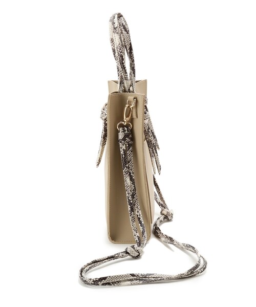 pink adobe(ピンクアドベ)の「◆【2WAY】ノットスクエアショルダー(ショルダーバッグ・レディース・アイボリー/シルバー/ブラック/ベージュ・00)」の5枚目の写真