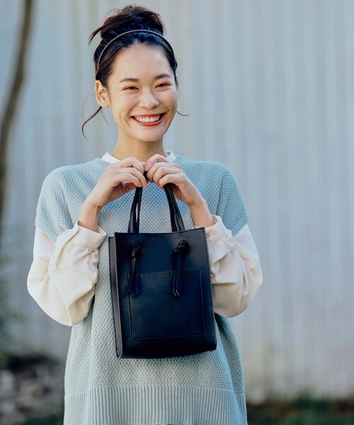 pink adobe(ピンクアドベ)の「◆【2WAY】ノットスクエアショルダー(ショルダーバッグ・レディース・アイボリー/シルバー/ブラック/ベージュ・00)」の14枚目の写真