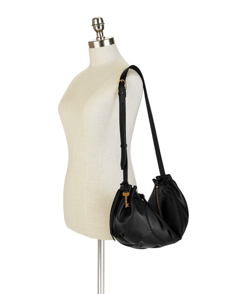 FOSSIL（フォッシル）の「GIGI CRESCENT SHOULDER BAG ZB1493（ハンドバッグ）」 WEAR