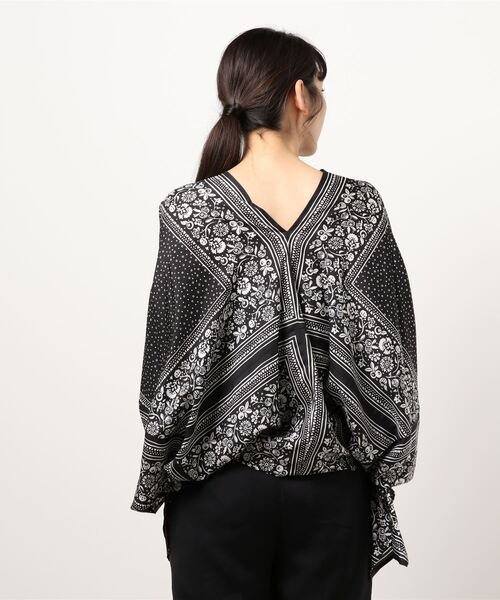 SEE BY CHLOE(シーバイクロエ)の「プリントシルクトップス(Tシャツ/カットソー・レディース・オレンジ/ブラック・S)」の4枚目の写真