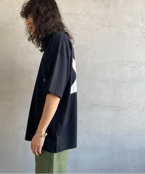 CONVERSE TOKYO（コンバーストウキョウ）の「[CONVERSE TOKYO/コンバーストウキョウ] 別注 スターバックプリントTシャツ（Tシャツ/カットソー・レディース・ホワイト/ブラック・4/3）」の21枚目の写真