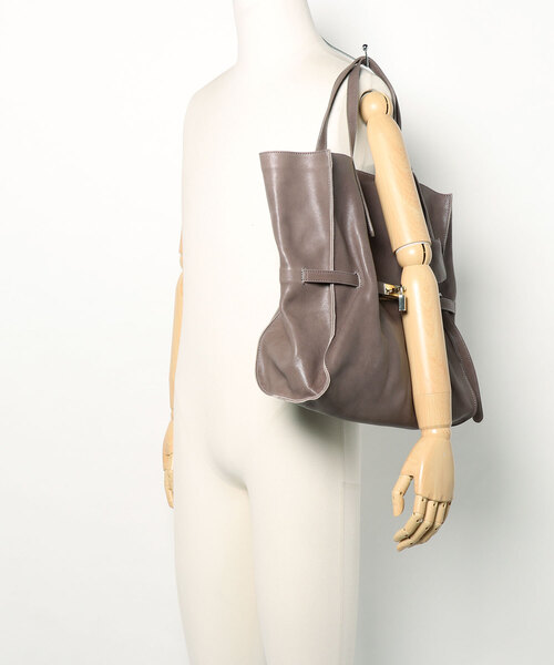 atneK（アトネック）の「【atneK】ロングベルトトート（トートバッグ・レディース・グレー/ブラウン・FREE）」の4枚目の写真