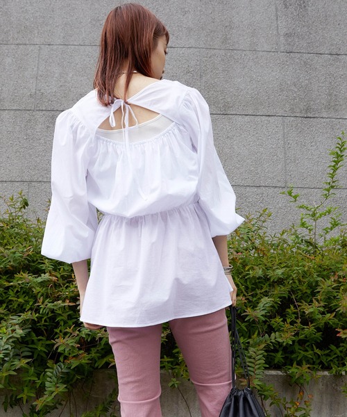 mikke（ミッケ）の「バックリボンパイピングボリュームスリーブブラウス（シャツ/ブラウス・レディース・アイボリー/グリーン/ベージュ・FREE）」の9枚目の写真