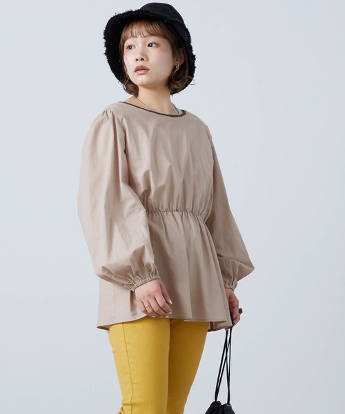 mikke（ミッケ）の「バックリボンパイピングボリュームスリーブブラウス（シャツ/ブラウス・レディース・アイボリー/グリーン/ベージュ・FREE）」の13枚目の写真