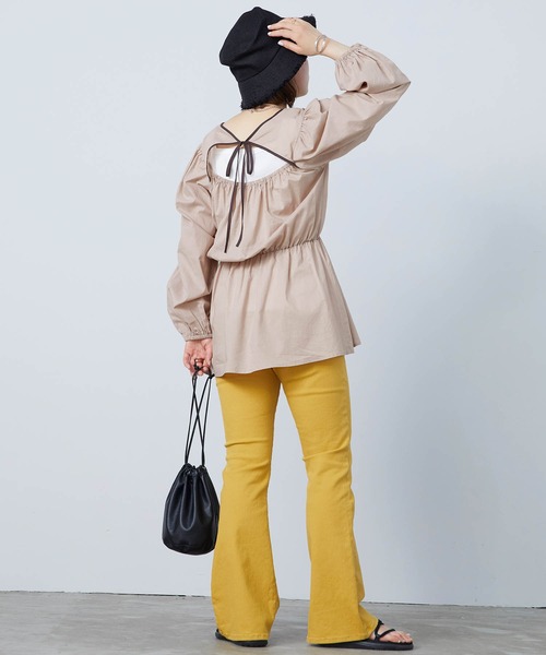 mikke（ミッケ）の「バックリボンパイピングボリュームスリーブブラウス（シャツ/ブラウス・レディース・アイボリー/グリーン/ベージュ・FREE）」の17枚目の写真