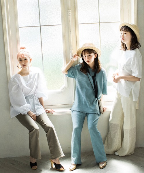 mikke（ミッケ）の「バックリボンパイピングボリュームスリーブブラウス（シャツ/ブラウス・レディース・アイボリー/グリーン/ベージュ・FREE）」の6枚目の写真