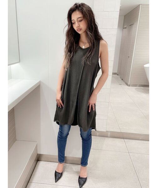 GYDA(ジェイダ)の「フロントスリットワッフルロングノースリーブTOPS(Tシャツ/カットソー・レディース・オフホワイト/ダークグリーン/キャメル・FREE)」の17枚目の写真