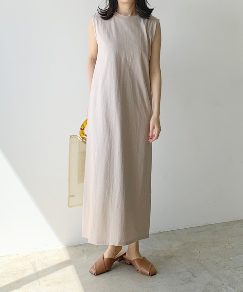 LIAN（リアン）の「バッククロスノースリーブワンピース（ワンピース・レディース・ライトベージュ/オフホワイト/ブラウン/ブラック・FREE）」の6枚目の写真