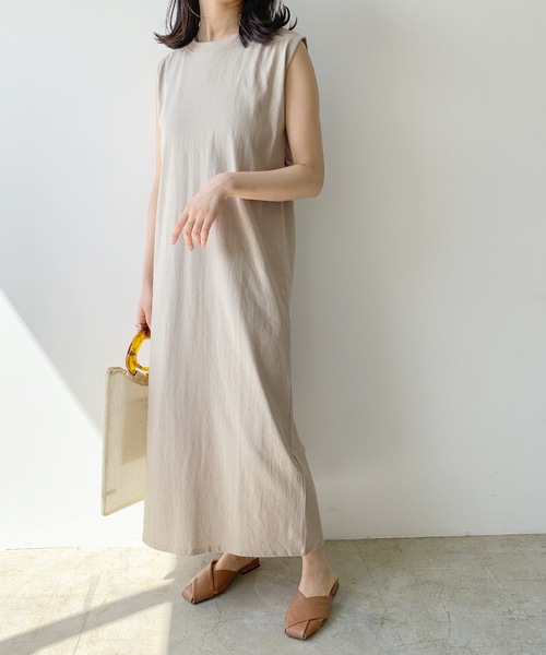 LIAN（リアン）の「バッククロスノースリーブワンピース（ワンピース・レディース・ライトベージュ/オフホワイト/ブラウン/ブラック・FREE）」の9枚目の写真