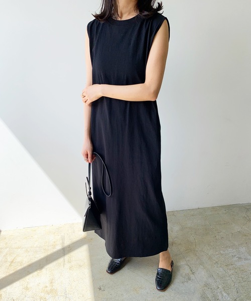 LIAN（リアン）の「バッククロスノースリーブワンピース（ワンピース・レディース・ライトベージュ/オフホワイト/ブラウン/ブラック・FREE）」の12枚目の写真