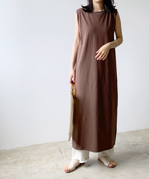 LIAN（リアン）の「バッククロスノースリーブワンピース（ワンピース・レディース・ライトベージュ/オフホワイト/ブラウン/ブラック・FREE）」の21枚目の写真