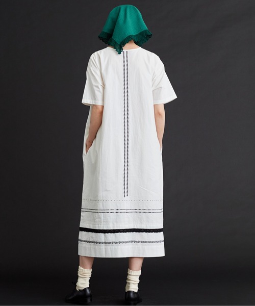 Malle（マル）の「malle コットン/リネン　刺繍スモックドレス（ワンピース・レディース・ホワイト/ホワイト×ブラック・FREE）」の15枚目の写真