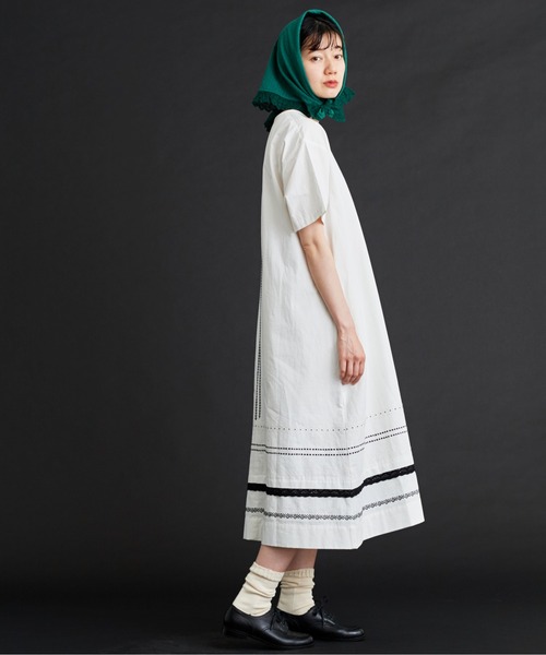 Malle（マル）の「malle コットン/リネン　刺繍スモックドレス（ワンピース・レディース・ホワイト/ホワイト×ブラック・FREE）」の16枚目の写真