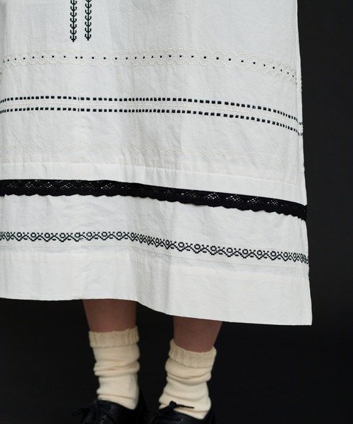 Malle（マル）の「malle コットン/リネン　刺繍スモックドレス（ワンピース・レディース・ホワイト/ホワイト×ブラック・FREE）」の19枚目の写真