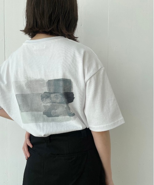 flaner（フラネ）の「ルーズグラフィックTee【ユニセックス対応】（Tシャツ/カットソー・レディース・グリーン/モカ・MEDIUM/LARGE）」の2枚目の写真