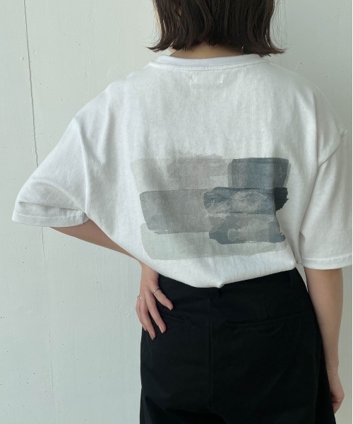 flaner（フラネ）の「ルーズグラフィックTee【ユニセックス対応】（Tシャツ/カットソー・レディース・グリーン/モカ・MEDIUM/LARGE）」の3枚目の写真