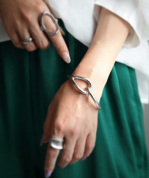 antiqua（アンティカ）の「洗練された大人のブレスレット（ブレスレット・レディース・ゴールド/シルバー・FREE）」の4枚目の写真