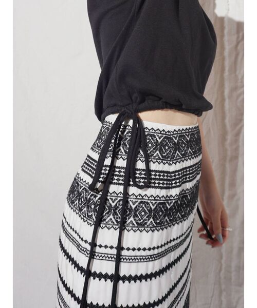 MERCURYDUO（マーキュリーデュオ）の「ピグメントクロップドカットソー（Tシャツ/カットソー・レディース・ベージュ/ミント/オフホワイト/ブラック・FREE）」の6枚目の写真