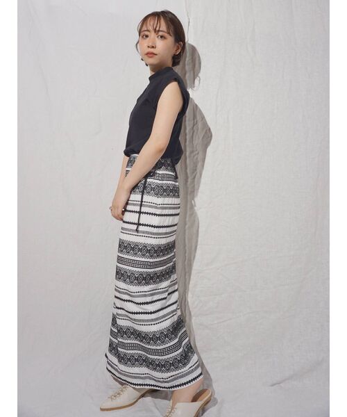 MERCURYDUO（マーキュリーデュオ）の「ピグメントクロップドカットソー（Tシャツ/カットソー・レディース・ベージュ/ミント/オフホワイト/ブラック・FREE）」の8枚目の写真